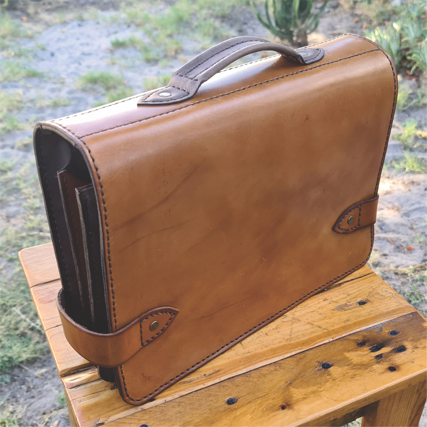 VI Documents Holder